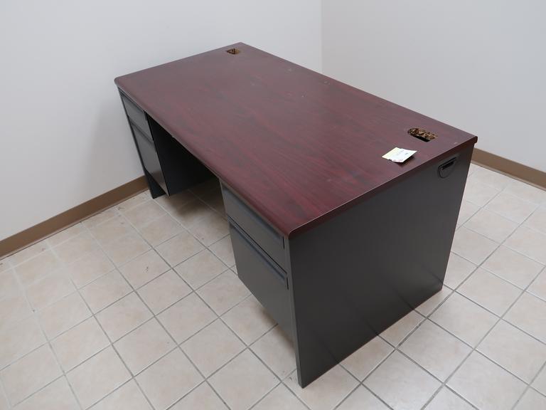 Desk with (4) Drawers