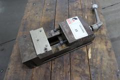 Kurt II 4" Machine Vise with Handle