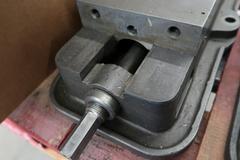Kurt D60 6" Machine Vise with Handle