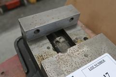 Kurt D60 6" Machine Vise with Handle
