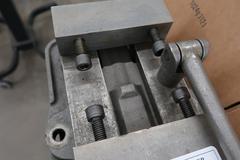 Kurt D675 6" Machine Vise with Handle