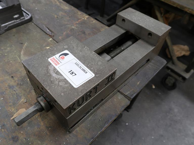 Kurt II 6" Machine Vise, Vertical / Horizontal Mount