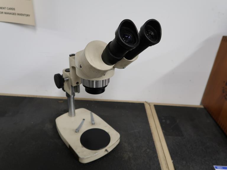 Unitron Stereo Microscope with 20x Total Magnification