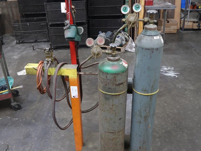 Oxy-Acetylene Torch Setup with Torch, Hose, Regulators and Cart.  No Tanks