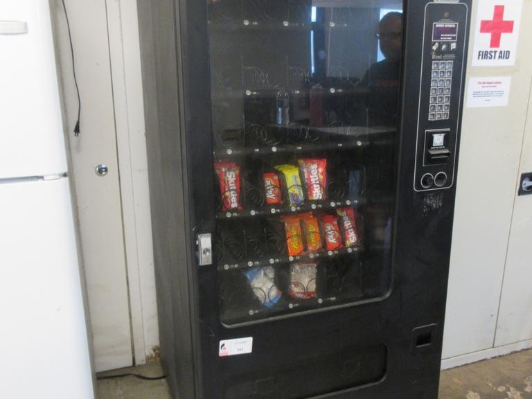 Cady Vending Machine, No Keys