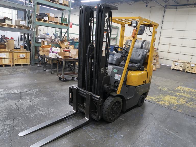 TCM FGC18-3L 2850lb Capacity LP Powered Fork Lift with Side Shifter