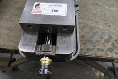 Kurt D675 6" Machine Vise