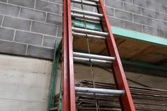 Machines Used | Cuprum 28' Fiberglass Extension Ladder, 300lb Capacity