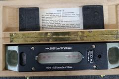 E.D.A. 8" Precision Inspection Block Level, .0005" / 10" Divisions, Wooden Case