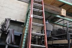 Machines Used | Cuprum 28' Fiberglass Extension Ladder, 300lb Capacity
