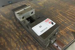 Kurt II 4" Machine Vise with Handle