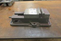 KURT D-40 4" Machine Vise with Handle