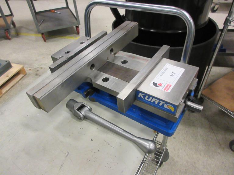 thumbnail image 2 of Wenteq Kurt Style DX6 Vise Step Keys - 18mm T-Slot, 4140 Steel (Pack Of 2) 2 of 3