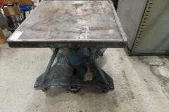 Raymond 30-30-28-44 2000 lb Capacity Portable Lift Table, Lifts from 28"-44" 