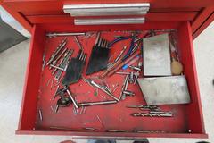 Kennedy Rolling Tool Cabinet -7 Drawers and Contents