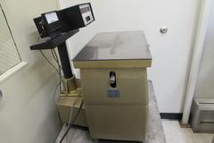 Pratt & Whitney Internal Supermicromter with Steel Table and Digital Readout