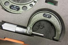 Mitutoyo 0-3" .0001" Micrometer Set with Standards & Plastic Case