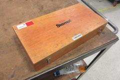 Starrett Bore Gage Set with .0001" Indicator.  Approx 1/2" to 1-3/8" Measuring Range