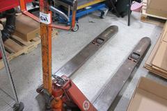 Manual Pallet Jack