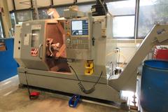 Haas SL-20 CNC Turning Center with Tool Presetter, Chuck, Chip Conveyor and Tooling