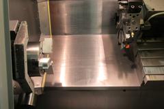 Haas SL-20 CNC Turning Center with Tool Presetter, Chuck, Chip Conveyor and Tooling