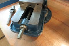 6" Kurt Vise with Swivel Base and Handle