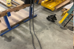 Yale 1/2-Ton Chain Hoist with Pendant Control