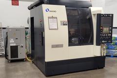 Makino iQ300 CNC Vertical Machining Center, 45,000 RPM Spindle, Linear Drives, Hale Machining, 4th Axis Direct Drive Rotary, Probing - Super Accuracy - Installed 2019