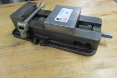 Kurt D675 6" Machine Vise with Handle