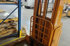 Blue Giant Model SP20-T120 Stacker  with Charger 