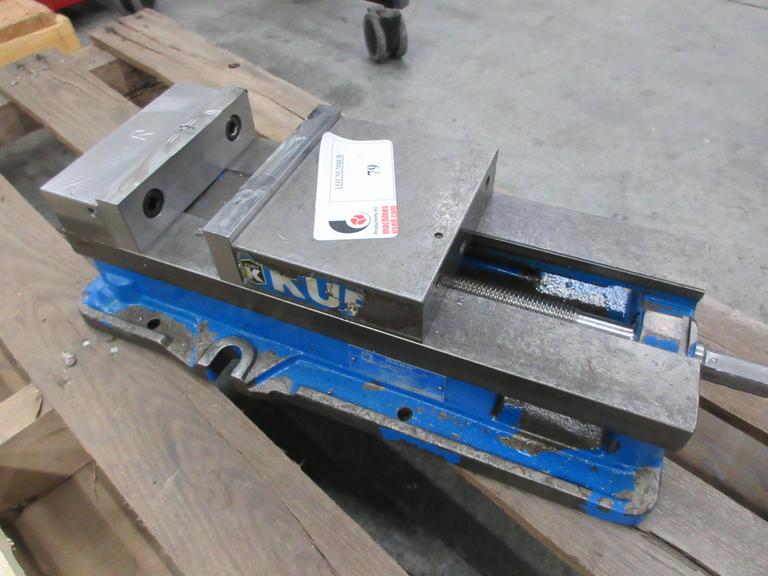 Kurt D688 6" Machine Vise