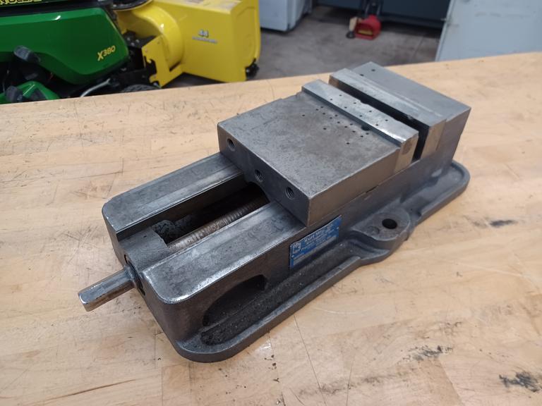 Kurt D675 6" Machine Vise with Steel Jaws