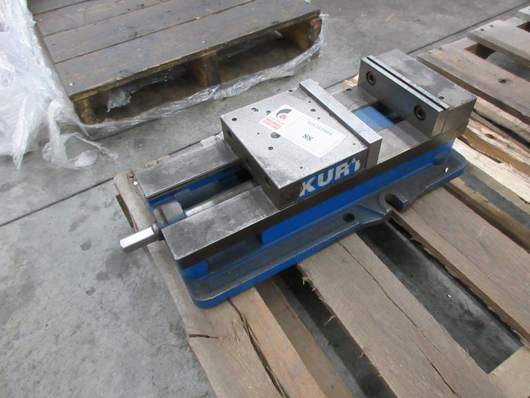 Kurt D688 6" Machine Vise