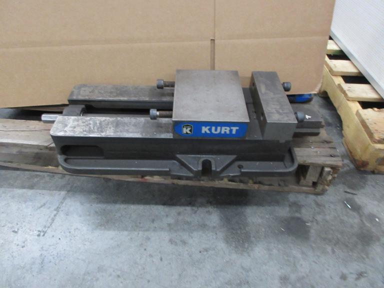 Kurt D810 8" Machine Vise