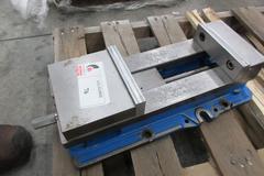 Kurt D688 6" Machine Vise