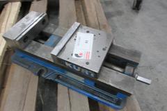 Kurt D688 6" Machine Vise