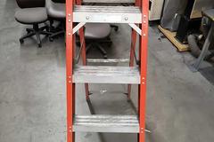 Machines Used | Bauer 6' Fiberglass A-Frame Step Ladder, 250lb Capacity