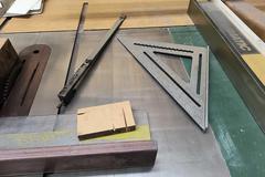 Powermatic 66 10" Table Saw with T-Square Rip Fence, Digital Rip Fence Read Out, Miter Gage, Blade Guard