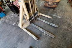 Crown Model 15DS Electric Pallet Stacker