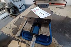 Kurt D40 4" Machine Vise with Handle