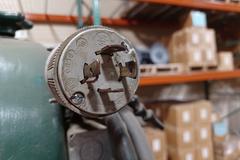 Powermatic 143 Vertical Band Saw with 14" Throat and Tilting Table