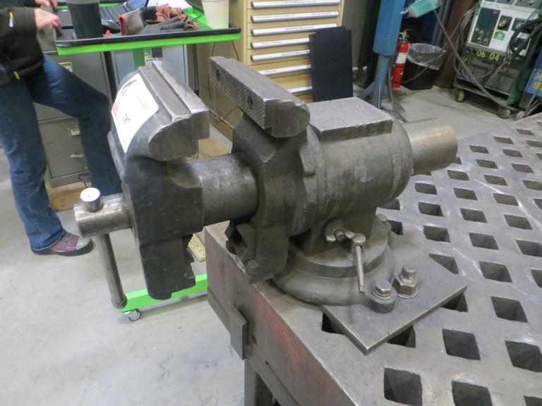 Heavy Duty Bench Vise 6"