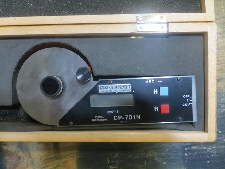 Cincinnati DP-701N Digital Protractor w Wood Case