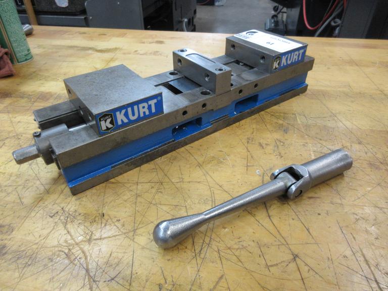 Kurt DL430 4" Double Lock Machine Vise with Handle