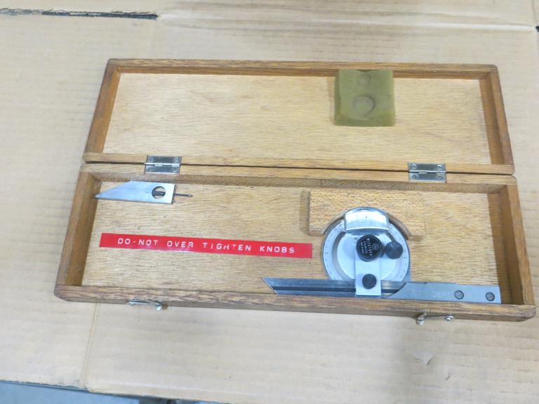 Mitutoyo Protractor W Wood Box