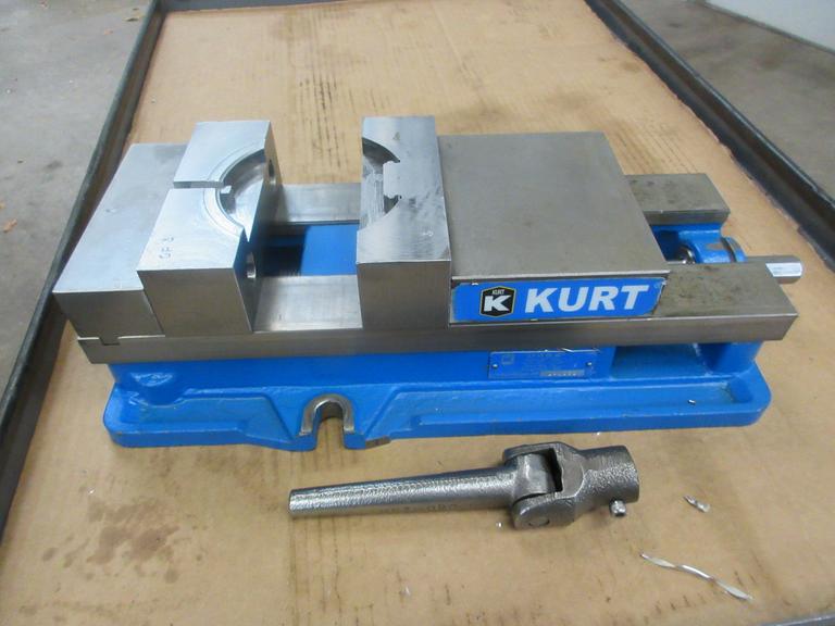 Kurt D688 6" Machine Vise with Handle and Steel Soft Jaws