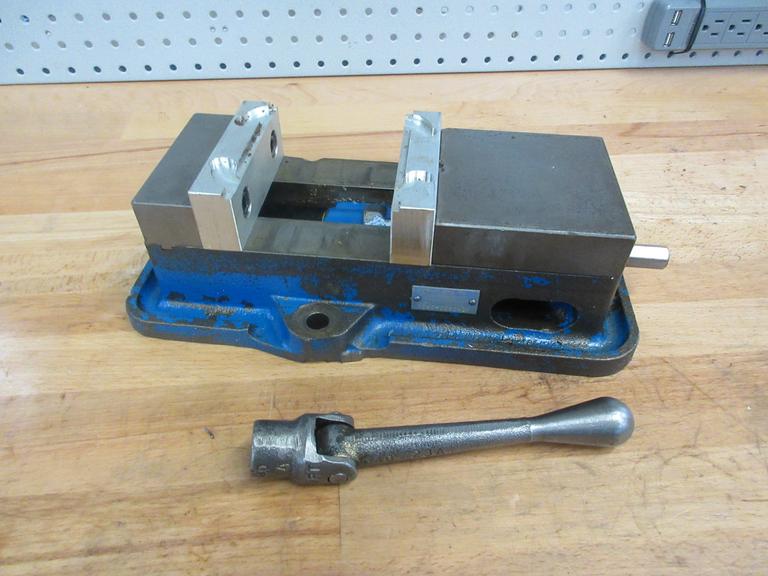 Kurt D40 4" Machine Vise with Handle and Aluminum Jaws