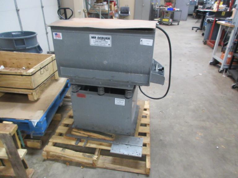 Mr. Deburr DB600 6.5 Cubic Foot Vibratory Media Deburring Unit