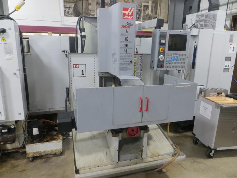Haas TM-1 CNC Tool Room Mill, Haas 32-Bit CNC Control, 40 Taper, Splash Guards, Coolant Tank & Pump