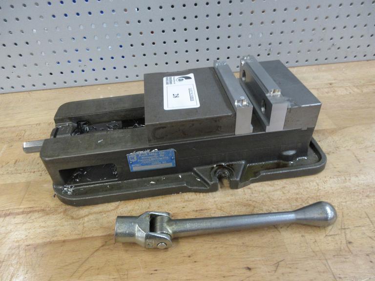 Kurt D675 6" Machine Vise with Aluminum Soft Jaws and Handle
